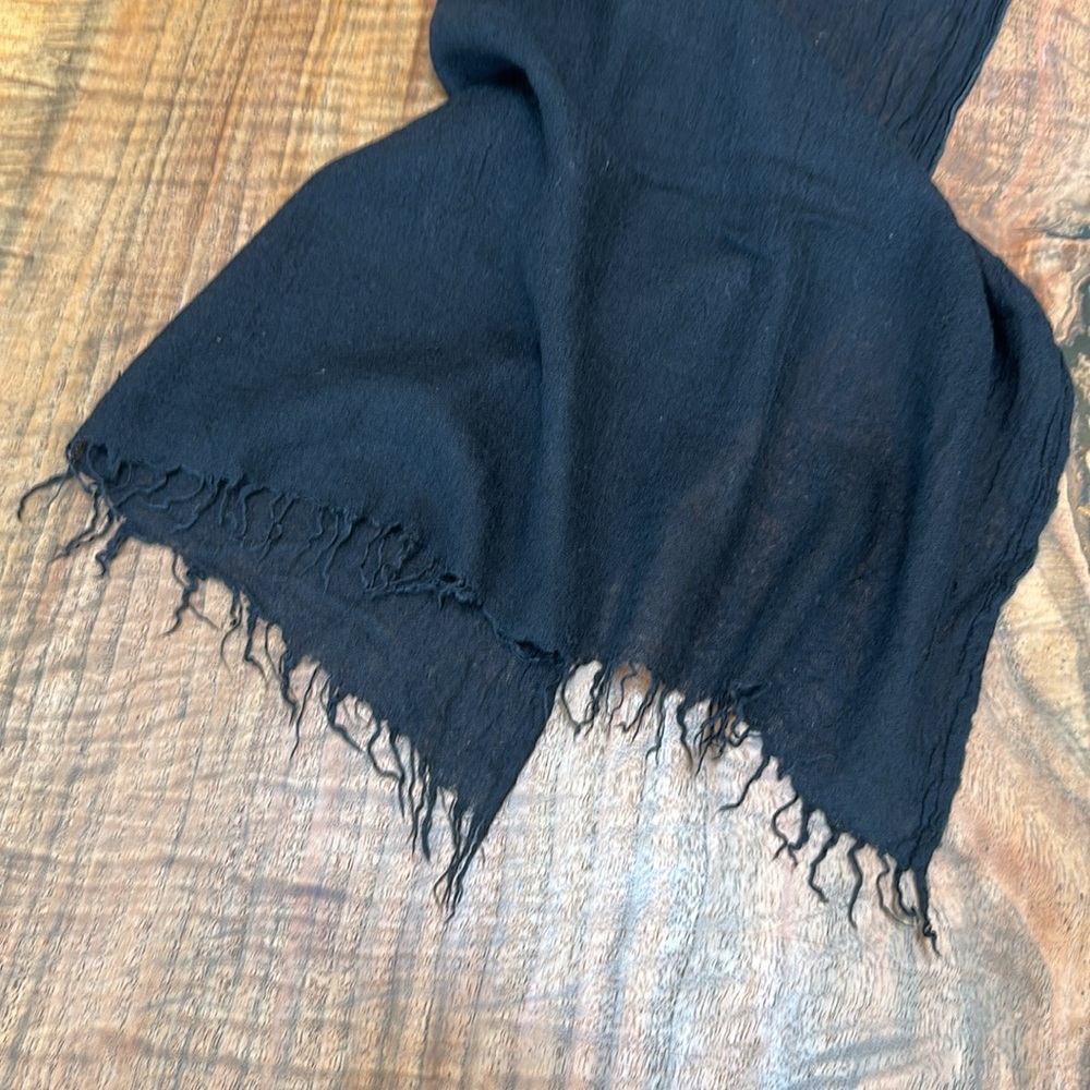 Isabel Marant Étoile Black Fringed Scarf - Picture 6 of 8